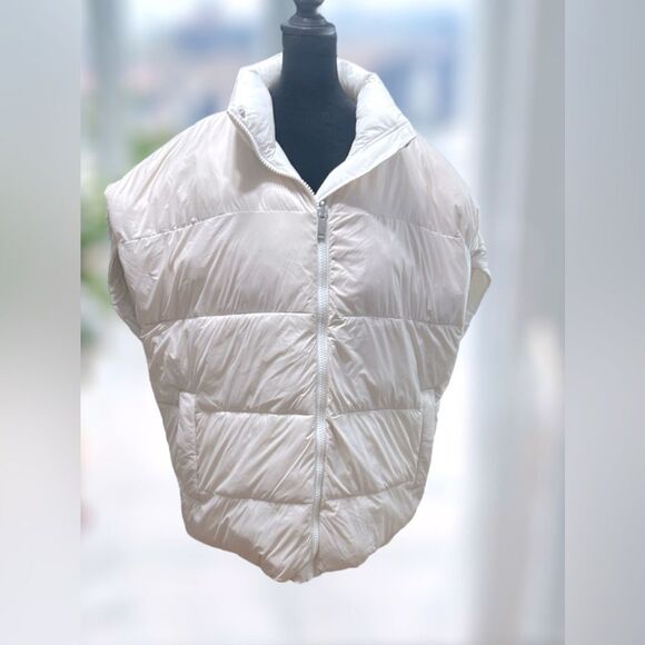 🔥 UGG Reversible Winter Snow Insulated Oversized Puffer Vest Size L - Picture 9 of 16